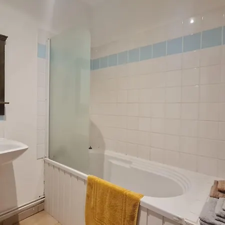 F2 For 4 People Air-conditioned Sea View - Swimming Pool In Resi Villa *